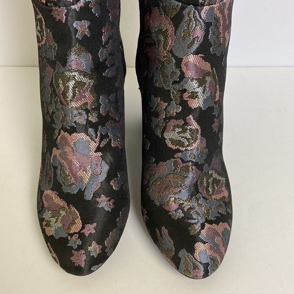 Kenneth Cole Floral Jacquard Knee High Boots 7 Iridescent Mob Wife Maximalist - Picture 4 of 16